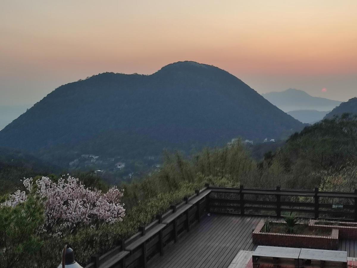 Yanmin Hot Spring Resort Taipei Bagian luar foto